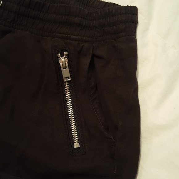 Slouchy Black Zipper Shorts, Drawstring shorts - Picture 2 of 6